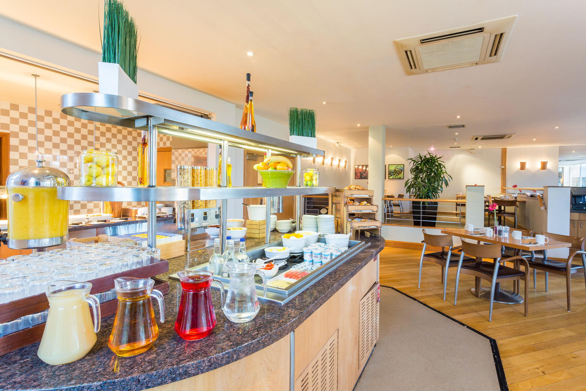 Holiday Inn Rugby-Northampton M1 Jct18 By Ihg Crick  Exterior photo